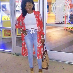 Meet your Posher, Itira